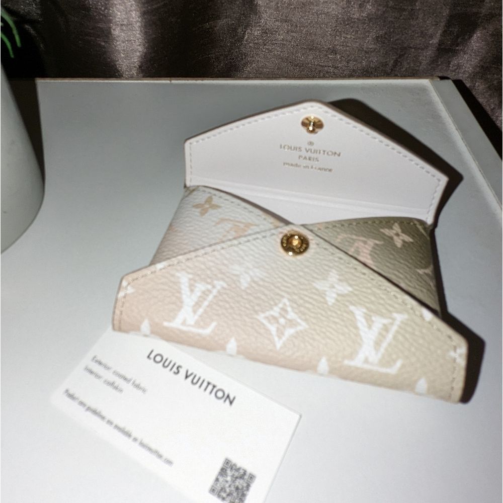 Louis Vuitton Pink Beige Monogram Card Holder - Picture 6 of 8